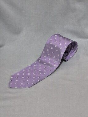 Cesare Attolini Men's Lavender Patterned Silk Tie - Elegant Geometric Design